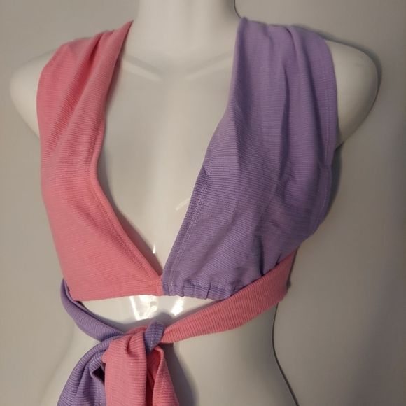 SHEIN Two Tone Tie Front Halter Top - Picture 4 of 8